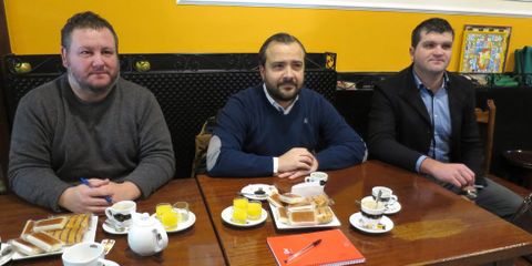 Rafael Cu��a con Juan Jos� Cruz y Santiago Ferreiro Rodr�guez