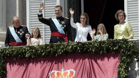 Tras la abdicacin de su padre Juan Carlos, el prncipe de Asturias asumi el mando en la Casa Real. El 19 de junio del 2014 se convirti en Felipe VI.