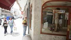 Imagen de archivo de una calle comercial de Foz