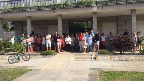 Barcelona Ourense.Concentracion en Petn de repulsa por los atentados de Barcelona y minuto de silencio por las vctimas