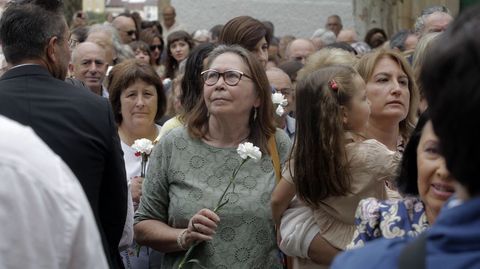 Decenas de personas participaron este 15 de agosto en Monforte en la ofrenda floral a la Virgen de Montserrat
