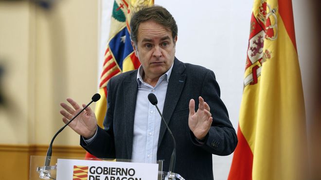 El consejero de Hacienda de Aragn, Roberto Bermdez de Castro, en el anuncio de las elecciones anticipadas.