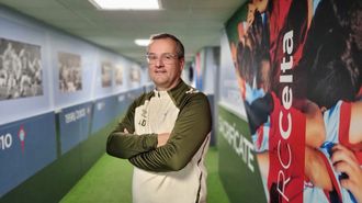 Rub�n Dom�nguez, en las instalaciones deportivas de A Madroa.