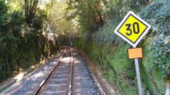 Adif consolidará taludes en el tramo entre Viveiro y Xove, y en la playa de Arealonga, en Foz
