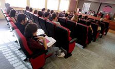 Imagen de la presentaci�n del curso, ayer en la escuela de Relaciones Laborales del campus. 
