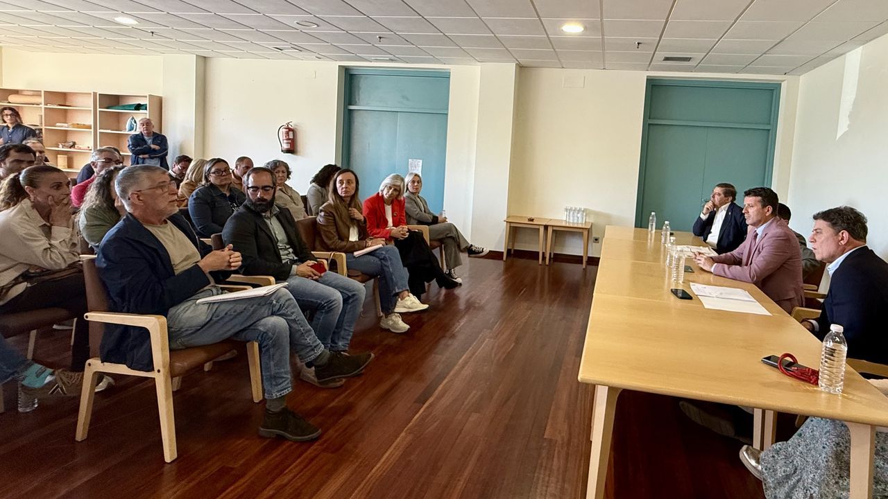 Besteiro apela al PP para que apoye la medida que eximirá a los mariscadores de pagar autónomos en épocas de inactividad