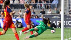Alexia Putellas, en el momento de marcar ante Estados Unidos