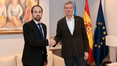 El alcalde de Lousame, Esteban Ares, fue recibido por Alfonso Rueda en su despacho de San Caetano