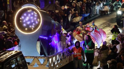 Una de las carrozas que participaron en la cabalgata de Reyes en A Coru�a
