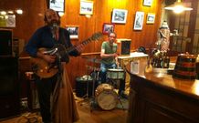 El guitarrista Xuli�n Freire y Fernando Lamas en la bater�a forman el d�o Lafresa.