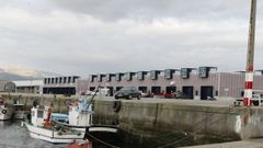 Imagen de archivo de los galpones del puerto de Rianxo donde supuestamente trapicheaban los dos acusados.