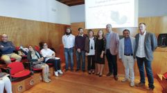 Anik Nandi, segundo pola dereita.