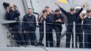 Miembros de la dotacin de la F-102, el pasado lunes tras arribar a Ferrol. 