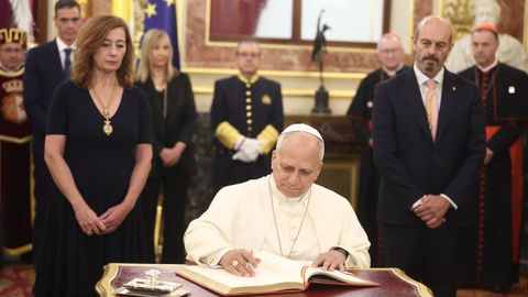 Firma en el libro de honor