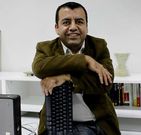 V�ctor Badillo, en la oficina de Sintesys Global.