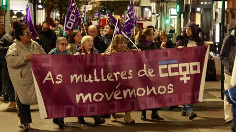 Participantes de Comisiones Obreras a su paso por la plaza de Lugo