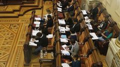 Concejales de la Marea Atl�ntica y el PSOE durante el pleno 