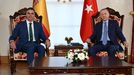 El presidente del Gobierno espaol, Pedro Snchez, junto al mandatario turco, Recep Tayyip Erdogan