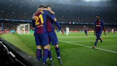 Andre Gomes celebra el tercer gol del Bar�a junto a Messi
