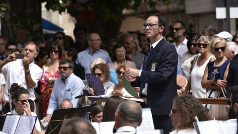 La Banda Municipal de la Escola de Música de Cee ofreció el martes un concierto en la Praza Domingo Antonio de Andrade