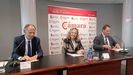 La consejera de Transici�n Ecol�gica, Industria y Comercio del Principado de Asturias, Belarmina D�az, junto al presidente de la C�mara de Comercio de Gij�n, F�lix Baraga�o (dcha) y el presidente de TotalEnergies Electricidad y Gas, Javier S�enz de Jubera
