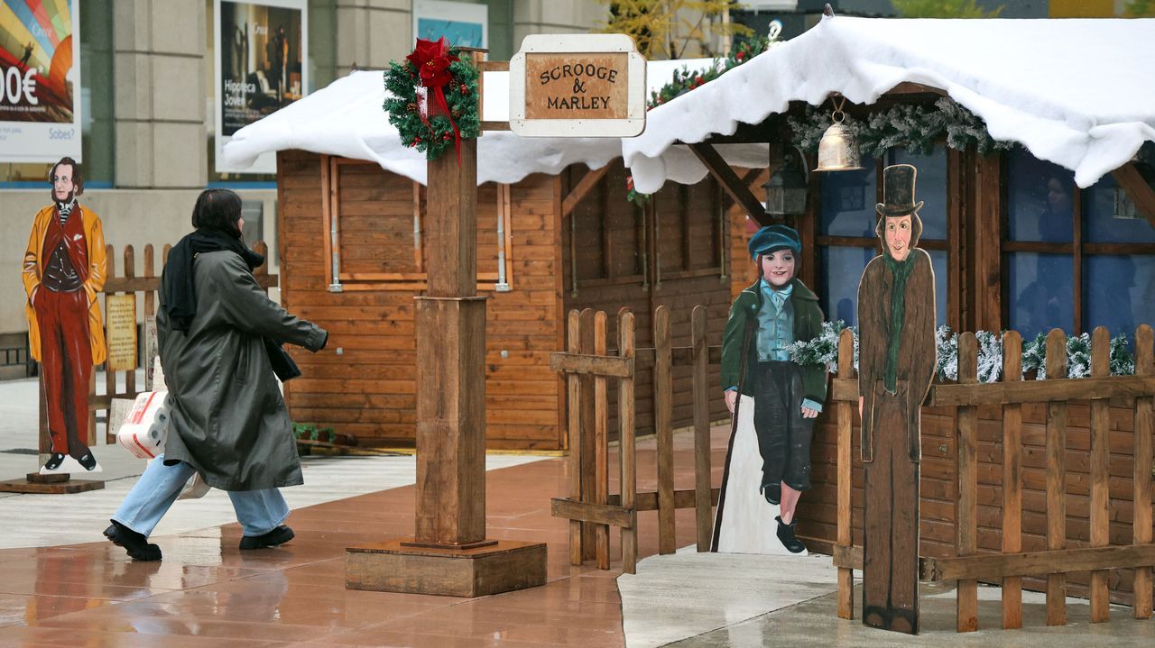 Vilagarcía inaugura la Aldea de Nadal invitando a la gente a un canto coral de «Noite de Paz»