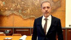 El alcalde de Oporto, esta semana en su despacho. 