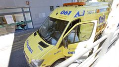 Entrada del servicio de urgencias del Hospital Montecelo, en Pontevedra, donde hay un paciente de coronavirus ingresado en planta