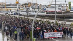 La protesta de trabajadores a su paso por Beiramar