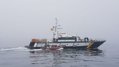 Maniobras de los GRS de la Guardia Civil en aguas de la r�a de Pontevedra