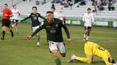 Pep Caball celebra el tanto que anot ante el Fuenlabrada el pasado febrero en A Malata. 