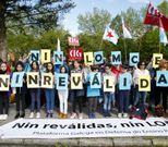 Hubo una concentraci�n de protesta ante Educaci�n. 