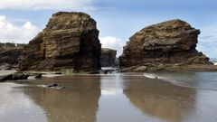 Playa de As Catedrais, Ribadeo. M�s de 3.000 personas tienen entradas cada d�a para visitar la playa de As Catedrais, que sigue atrayendo turistas a pesar de las limitaciones de la pandemia