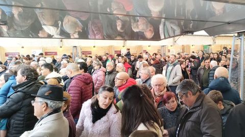 Ambiente en la carpa instalada con motivo de la Festa do Caldo de Ósos