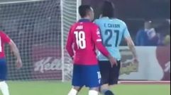 El dedo indiscreto de Jara a Cavani