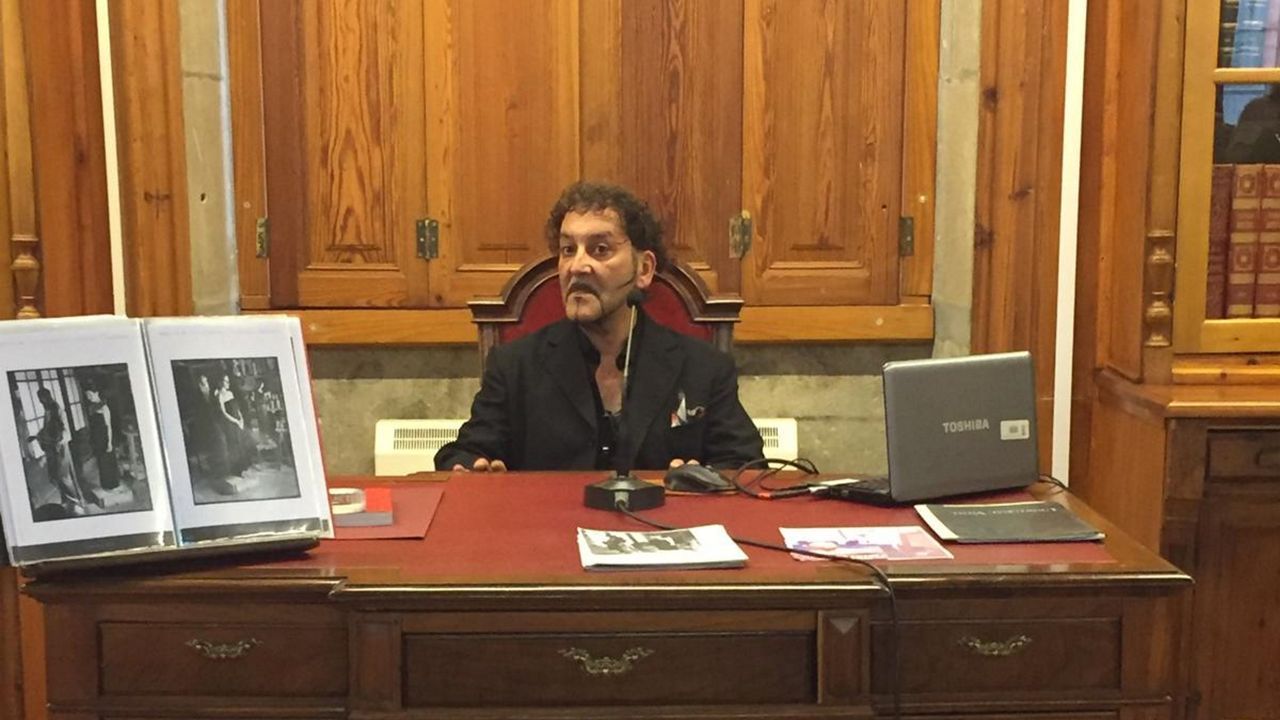 A Caniza convierte su Casa de Cultura en una pasarela para los nuevos diseñadores