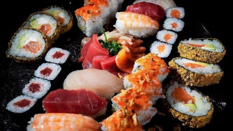 Un plato de sushi deKaisen Sushi Bar