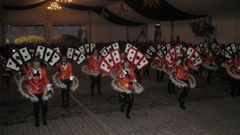 El desfile de carnaval de Vilalba suele terminar en la plaza de la Constituci�n. 