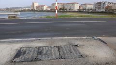 Los operarios levantaron parte de la v�a para ejecutar las reparaciones