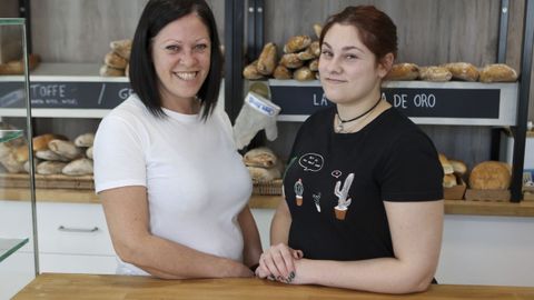 Laura y Celia comparten oficio desde hace poco m�s de un a�o y medio. La madre siempre apoy� la vocaci�n por la reposter�a de su hija y juntas decidieron abrir su propio negocio en el local en el que se ubicaba la pasteler�a La Nata, en la calle Alegre, en el barrio de Canido. 
