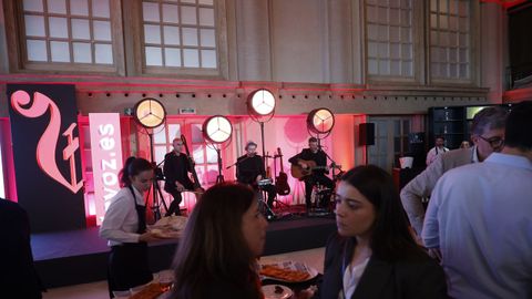 Las canciones del grupo Smoke Trío pusieron la nota musical a la velada.