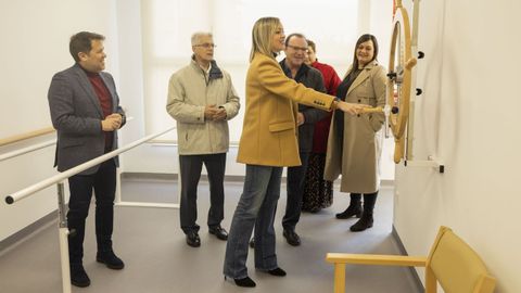 Visita de la conselleira Fabiola García, hace dos años, al futuro centro de día, en Buño.