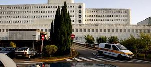 El cierre afecta al ala 2 de la planta 7 del Hospital Meixoeiro, en la que se han detectado niveles de �Aspergillus� m�s altos de lo normal.