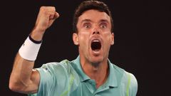 Roberto Bautista festeja su triunfo