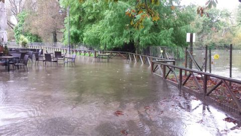 El parque de Isabel la Cat�lica de Gij�n, inundado, tras fuertes lluvias hace unos meses