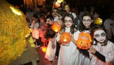 Disfraces con s�banas, caras blancas, calles oscuras y calabazas dar�n forma al desfile local. 