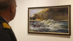 Una de las obras, durante su exposici�n en Ferrol 