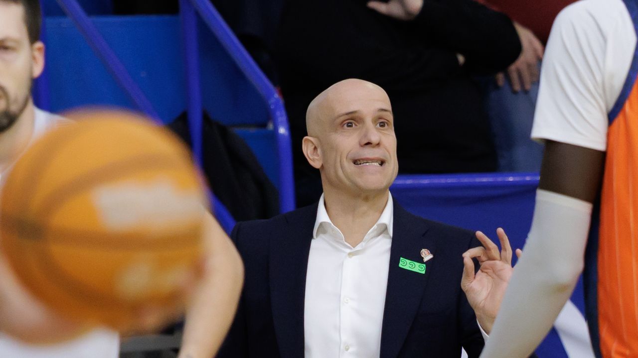 Carles Marco, tras el triunfo del Leyma en Melilla: «Estoy muy contento por el esfuerzo de los jugadores»