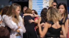 Minuto de silencio frente al ayuntamiento de Lloret de Mar (Gerona), este viernes.