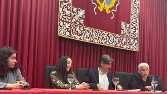 Laura Neira, de la empresa Nigal, tecnol�gica de Ribadeo, en la presentaci�n del proyecto en la Polit�cnica 